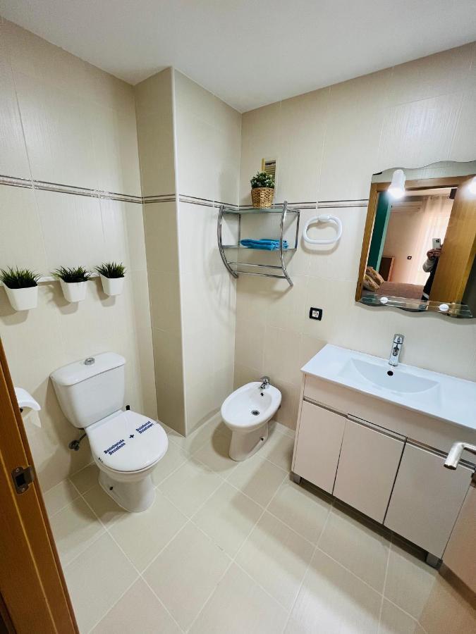 APARTAMENTO CENTRO 3 HABITACIONES CON AIRE ACONDICIONADO A 150m DE LA PLAYA Peñíscola Esterno foto