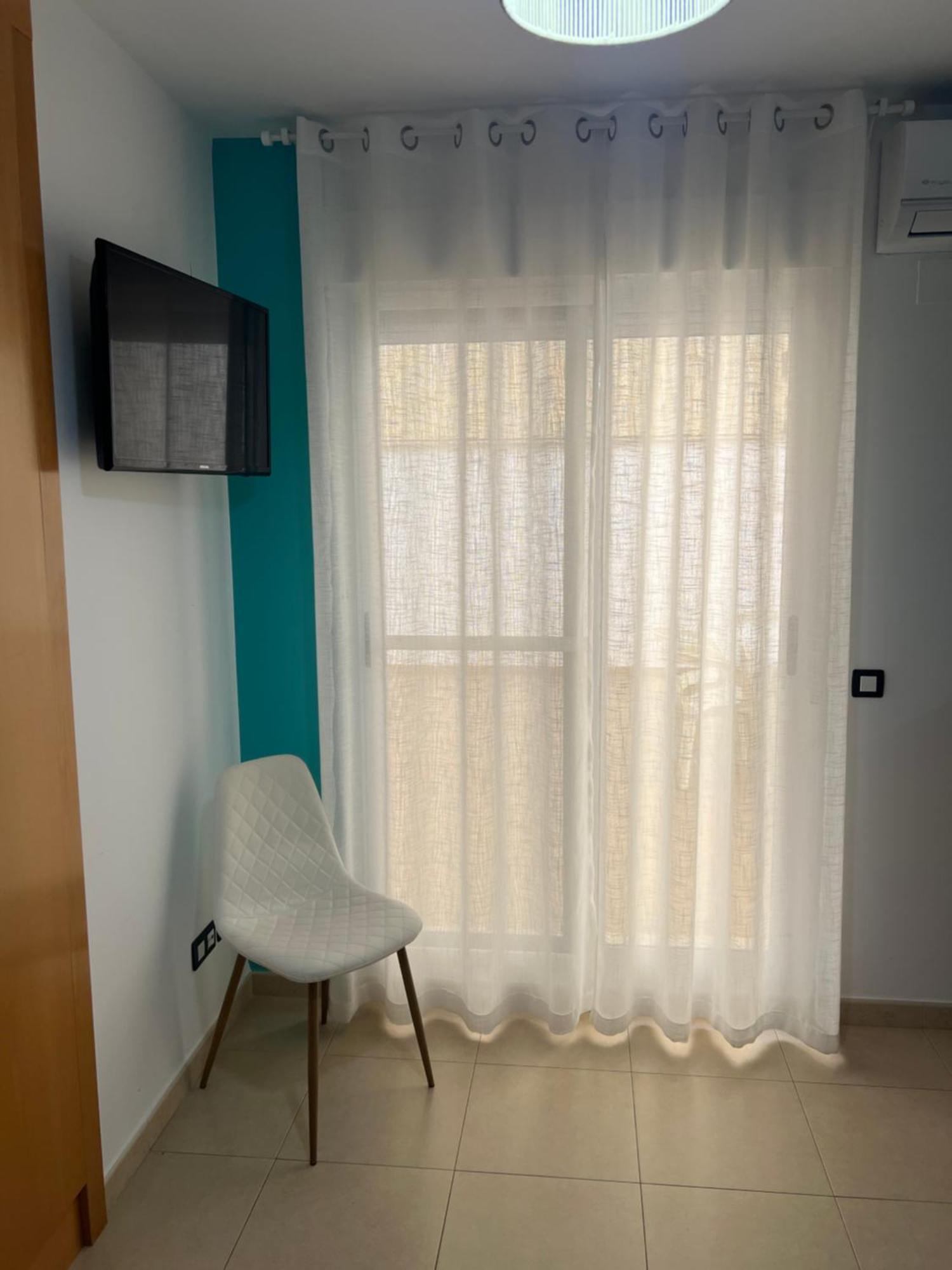 APARTAMENTO CENTRO 3 HABITACIONES CON AIRE ACONDICIONADO A 150m DE LA PLAYA Peñíscola Esterno foto