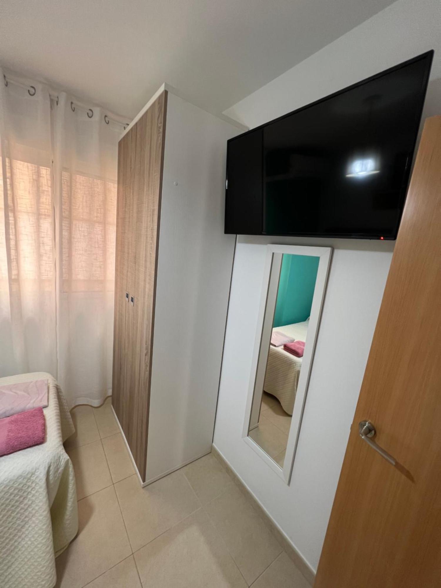 APARTAMENTO CENTRO 3 HABITACIONES CON AIRE ACONDICIONADO A 150m DE LA PLAYA Peñíscola Esterno foto